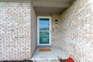 Casa Verde -Single-Story, Huge backyard, Baby crib