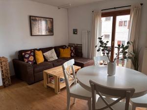 Casa Bihotz - Bonito y céntrico apartamento con garaje en Sallent