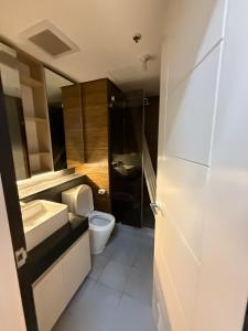 Luxury 2BR Near Manila Bay MOA and Airport with FREE Pool