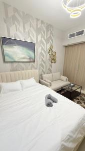 Luxure Studio with Pool View