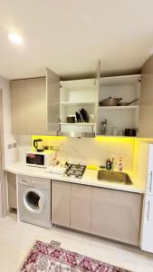 Luxure Studio with Pool View