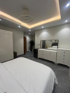 Luxury apartment in a prime location in Al-Rawda neighborhood with self check-in