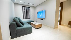 Darent Luxury two bedroom Apartment Al Rawdha