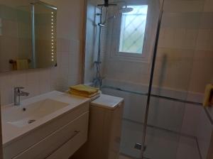 Appartement rez de jardin villa proximité plage et centre