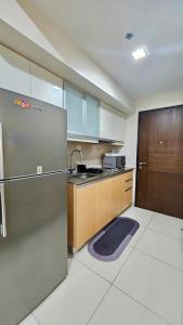 One Bedroom and Sofabed with WiFi Uptown BGC