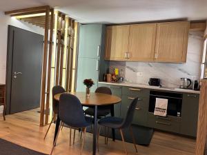 Cosy studio for 4 near ski lift, CRETES B24