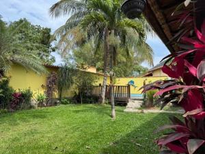 Casa com piscina e churrasqueira para familia