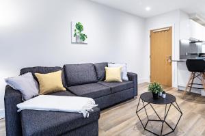 Modern 1-Bed Flat with Private Patio nr London Bridge