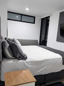 Cómodo apartaestudio - nuevo - excelente ubicación