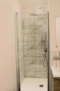 Studio with bedroom near train station