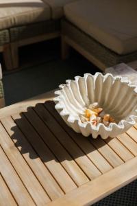 Sol Haus Stylish Coastal Retreat 3 Blocks to Beach Screened Porch Fast Wi Fi