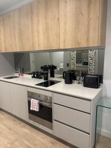 4413 At Ellipse Waterfall