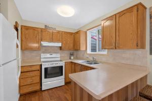 Wasaga Beach Family Oasis and Ski Escape