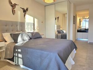 Encantador departamento VIP con cochera cerca del río