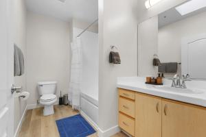 The Nautilus Waterfront Retreat Marina View, Pool Sauna Gym Jacuzzi