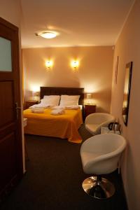 PLATINIUM House ex Royal House