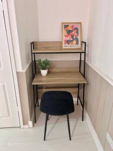 Churchill Apartment- 4 Beds- Free Parking- Near NEC BHX & HS2