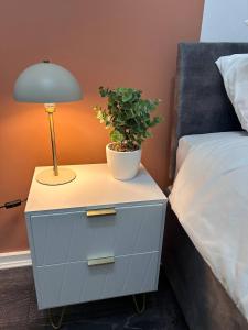 Churchill Apartment- 4 Beds- Free Parking- Near NEC BHX & HS2