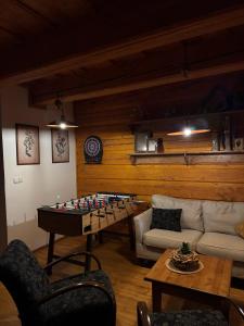 Roubená chalupa Lysečinky A