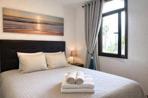 Cerca de la playa y jardin