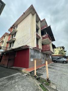 Cuarto cerca del metro cincuentenario