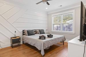 Big Modern Home with Ample Parking