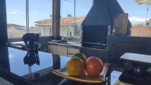 Sobrado Inteiro pé na areia em Itapoá!