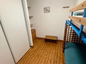 Studio pour 4 avec Wi-Fi illimité, vue mer depuis la terrasse - FR-1-827-40