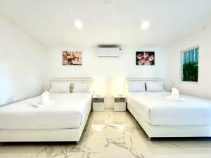 Sunset Beach Villa 30m to Beach 4BR