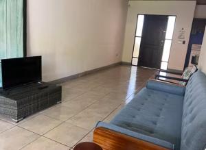 Beach House 3 bed, 2 bath, gated condo, secure parking