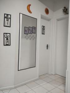 APTO NA PRAIA DE 1 DORMITORIO COM VISTA PRO MAR a POUCOS PASSOS DA AREIA