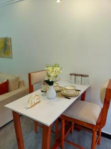 Modern Luxury 1-Bedroom Apartment in Kileleshwa with Pool & Gym