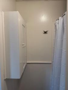 Cozy Modern Studio - Heart of Lafayette