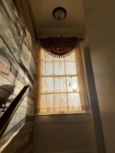 Cozy Modern Studio - Heart of Lafayette