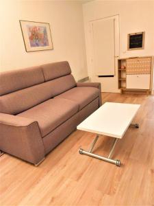 FREJUS proche plage - Location Appartement F2 climatisé avec balcon