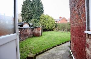 Cosy Luxe Manchester Home With Fresh Bakes