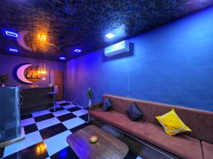 ll EMPYREAN STAYS ll G0DFATHER VILLA ll MINI PUB ll 4BHK ll AC ll LARGEST POOL ll