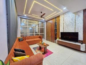 ll EMPYREAN STAYS ll G0DFATHER VILLA ll MINI PUB ll 4BHK ll AC ll LARGEST POOL ll