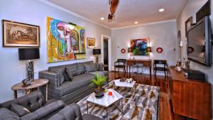 The Home Collection CLT: 500 Queens