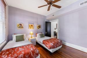 Spacious 2BR in Myers Park with sunroom