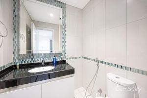 Beautiful Marina Skyline Serenity Spacious n Bright