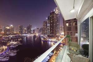 Beautiful Marina Skyline Serenity Spacious n Bright