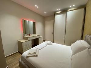 Central New Bazaar Essil Flat with Parking