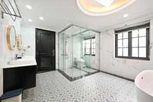 Bách Khoa riverside villa