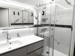 Résidence Croix De Verdon - Appartement Savoyard en plein centre de Méribel MAE-3204