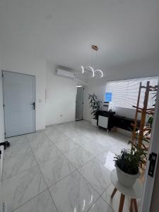 Quarto sem Cama só colchão, Ar Condicionado, Wi-Fi, Banheiro