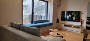 Eleven Twelve Residence