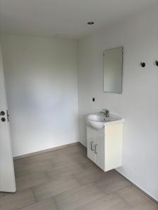 3-room apartment with free parking and terrace