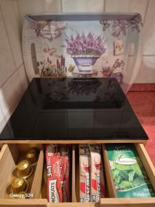 Bohemian Wooden Hideaway with bathtub & AC near Heroes Square