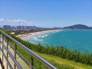 Apartamento ótima localização Guarujá-Enseada